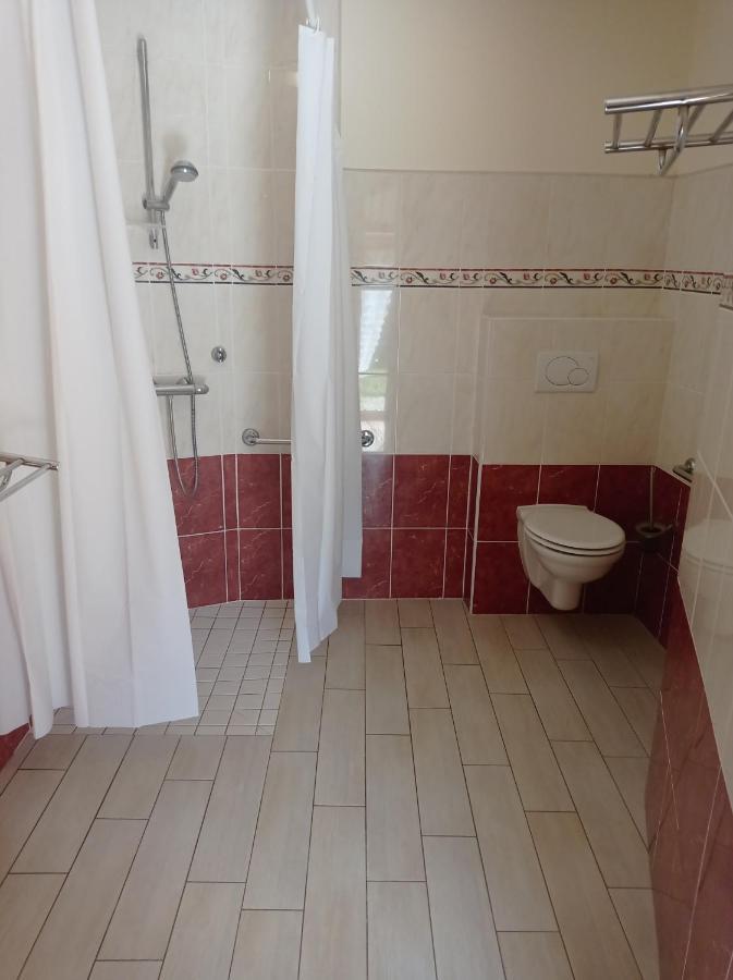 Bed and Breakfast La Roche Saint-Hilaire-des-Landes Esterno foto